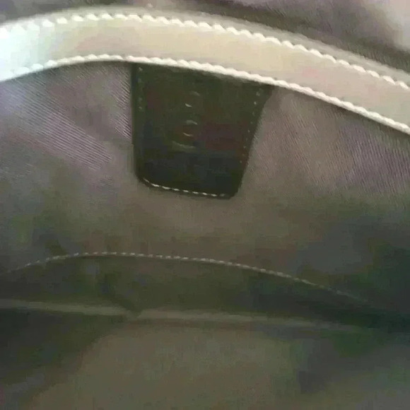 Italian Ultra Thin Leather Kisslock Close Nwts Clutch. - Picture 8 of 8